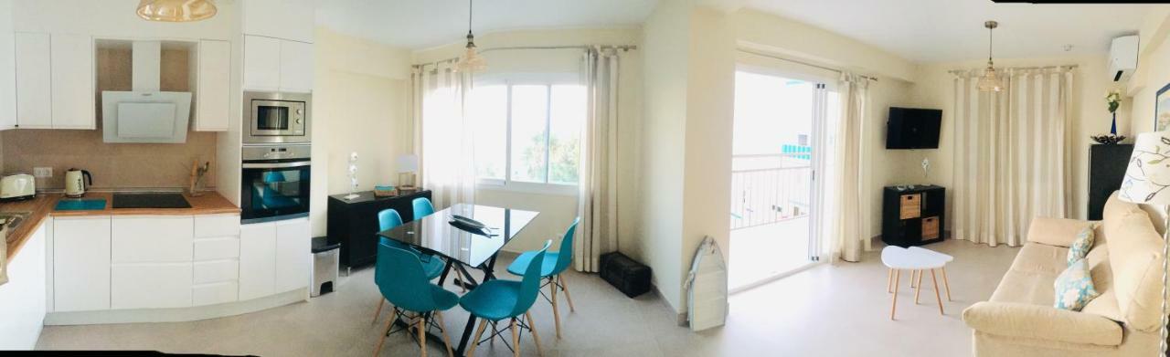 נרחה Apartamento Frente Al Mar En La Torrecilla מראה חיצוני תמונה